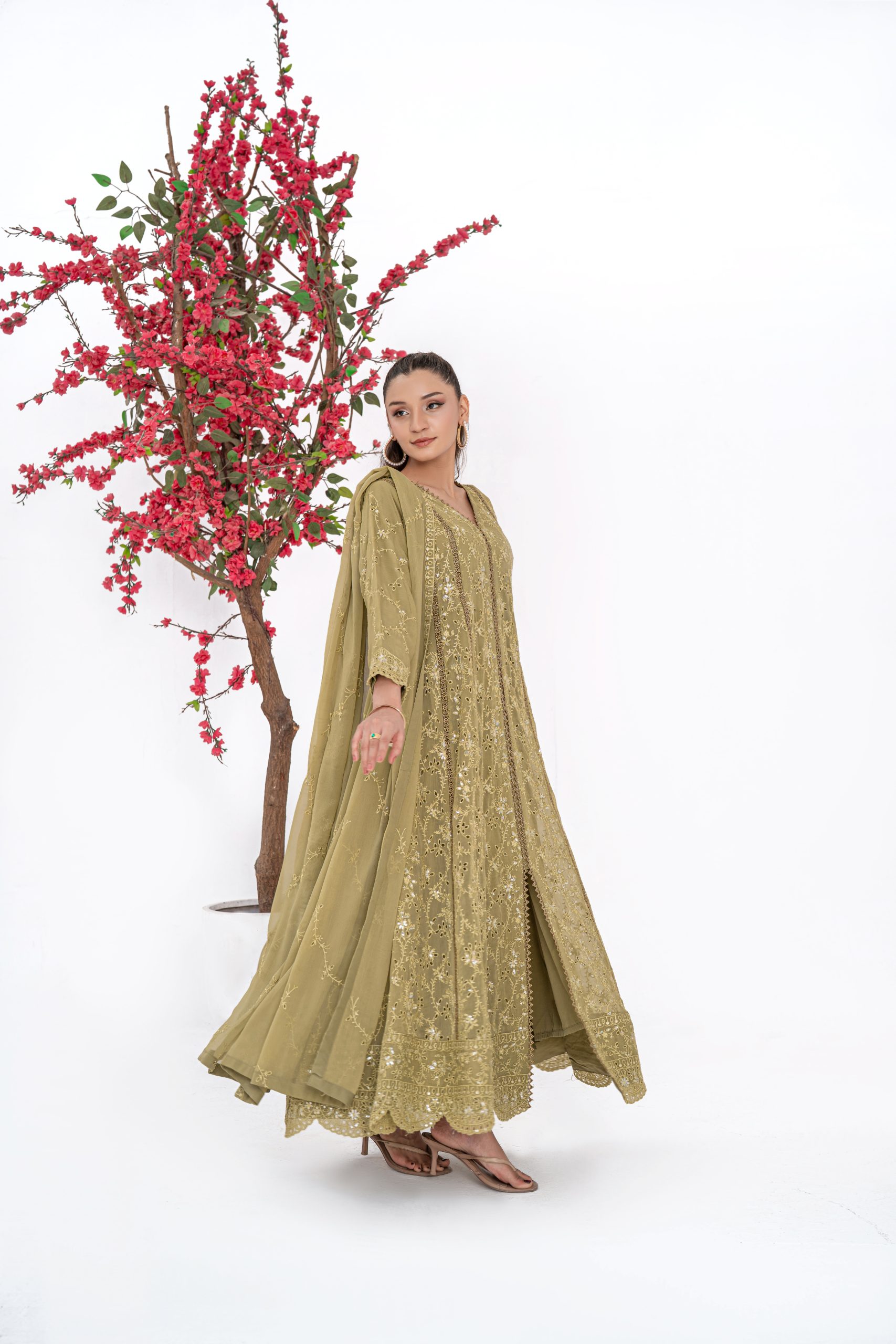 Waniya – Soft Olive Moss - Image 2