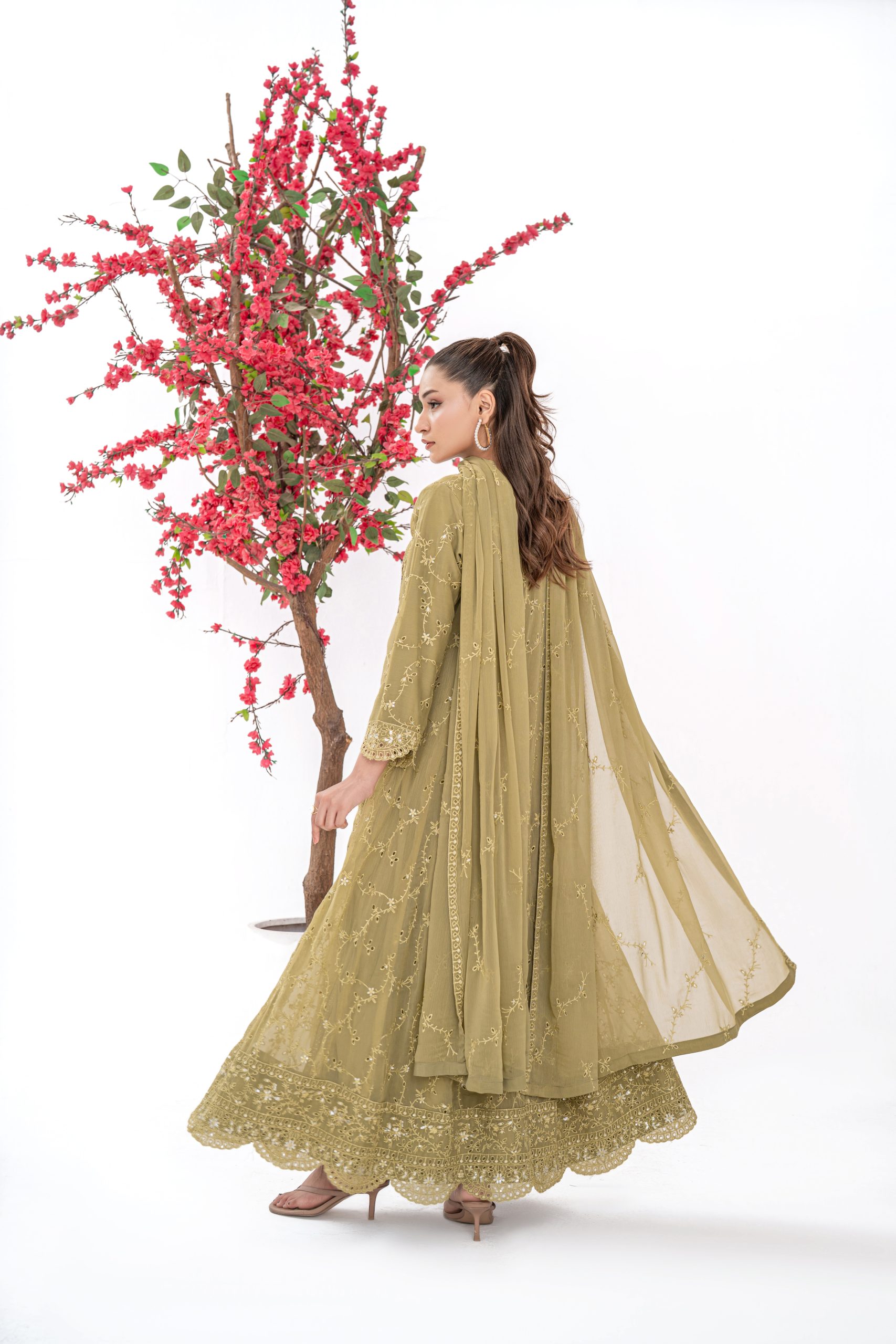 Waniya – Soft Olive Moss - Image 4