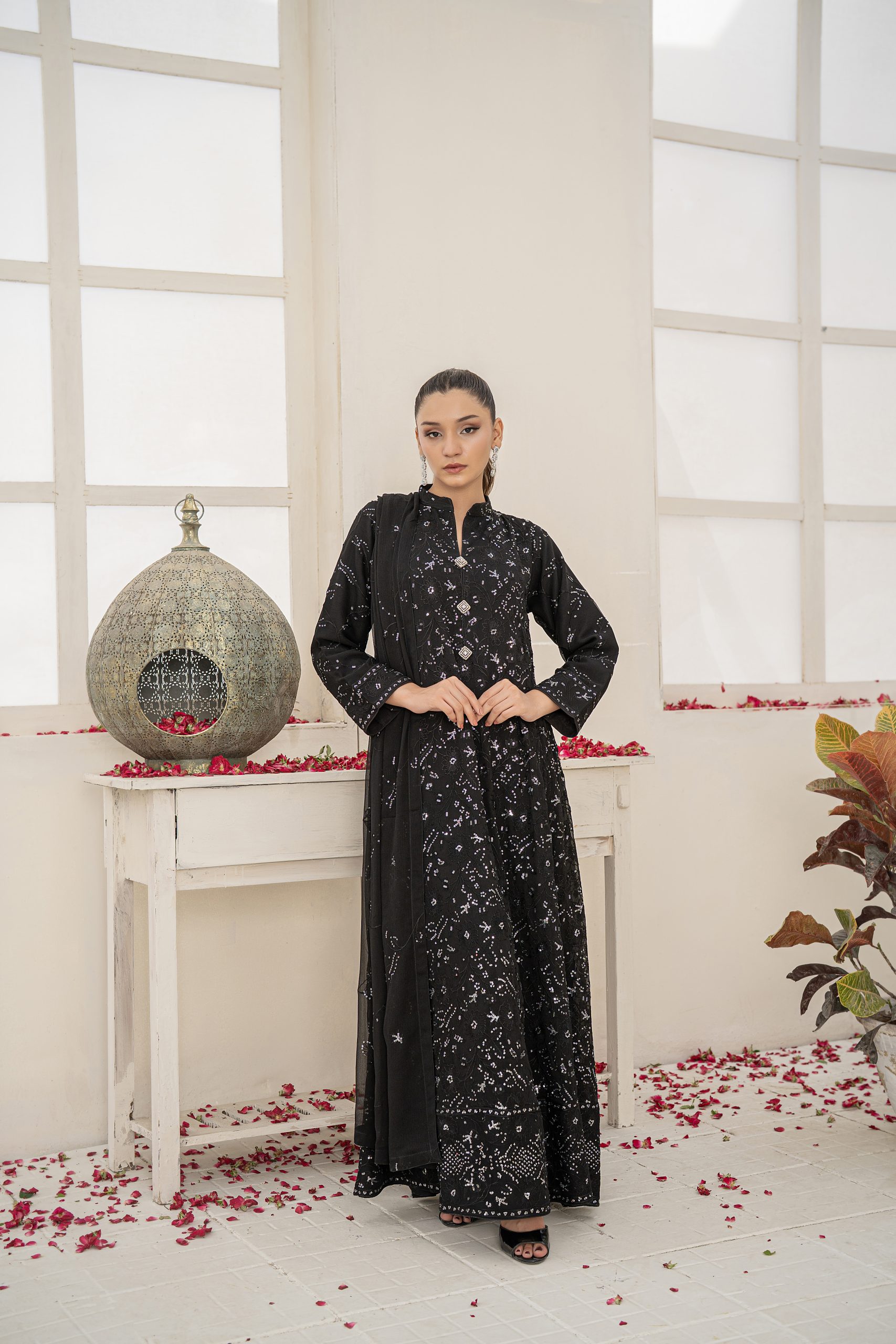 Alya – Classic Jet Black
