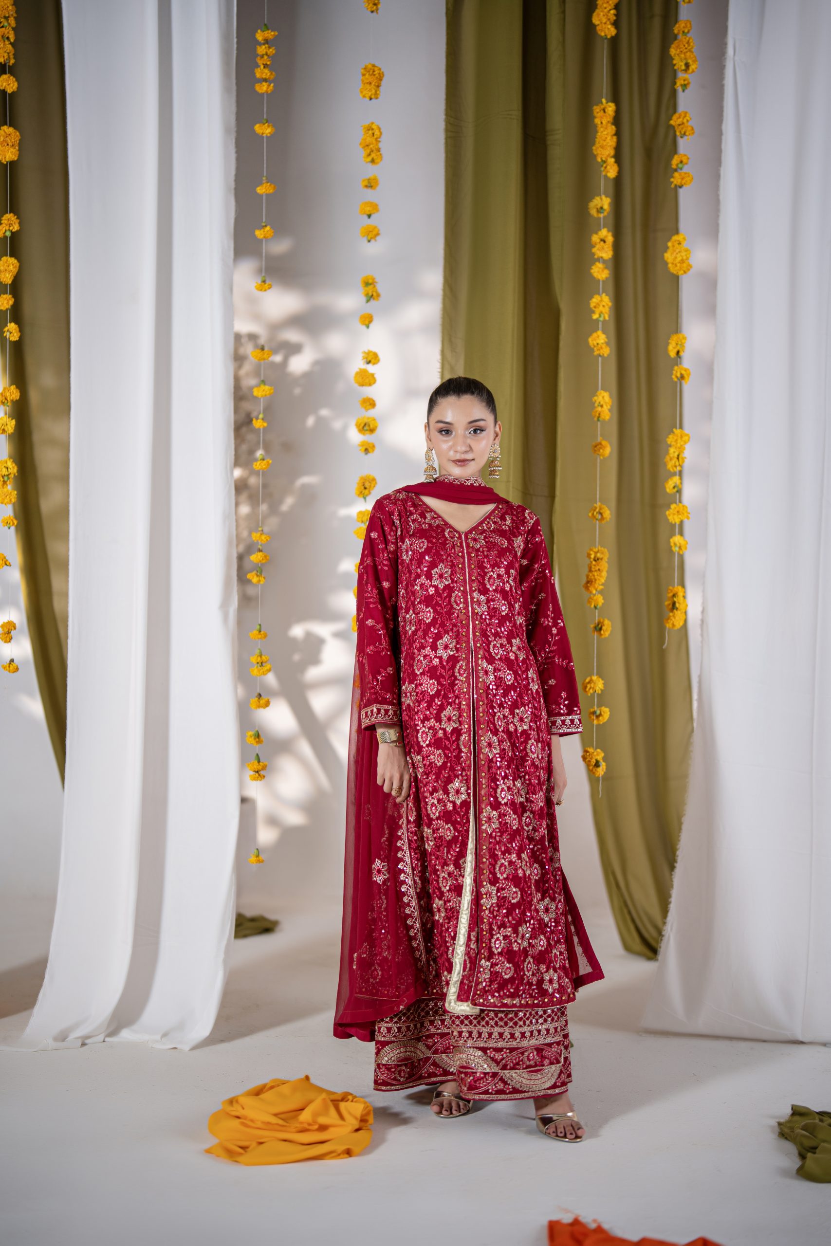 Ronaq – Deep Crimson Maroon