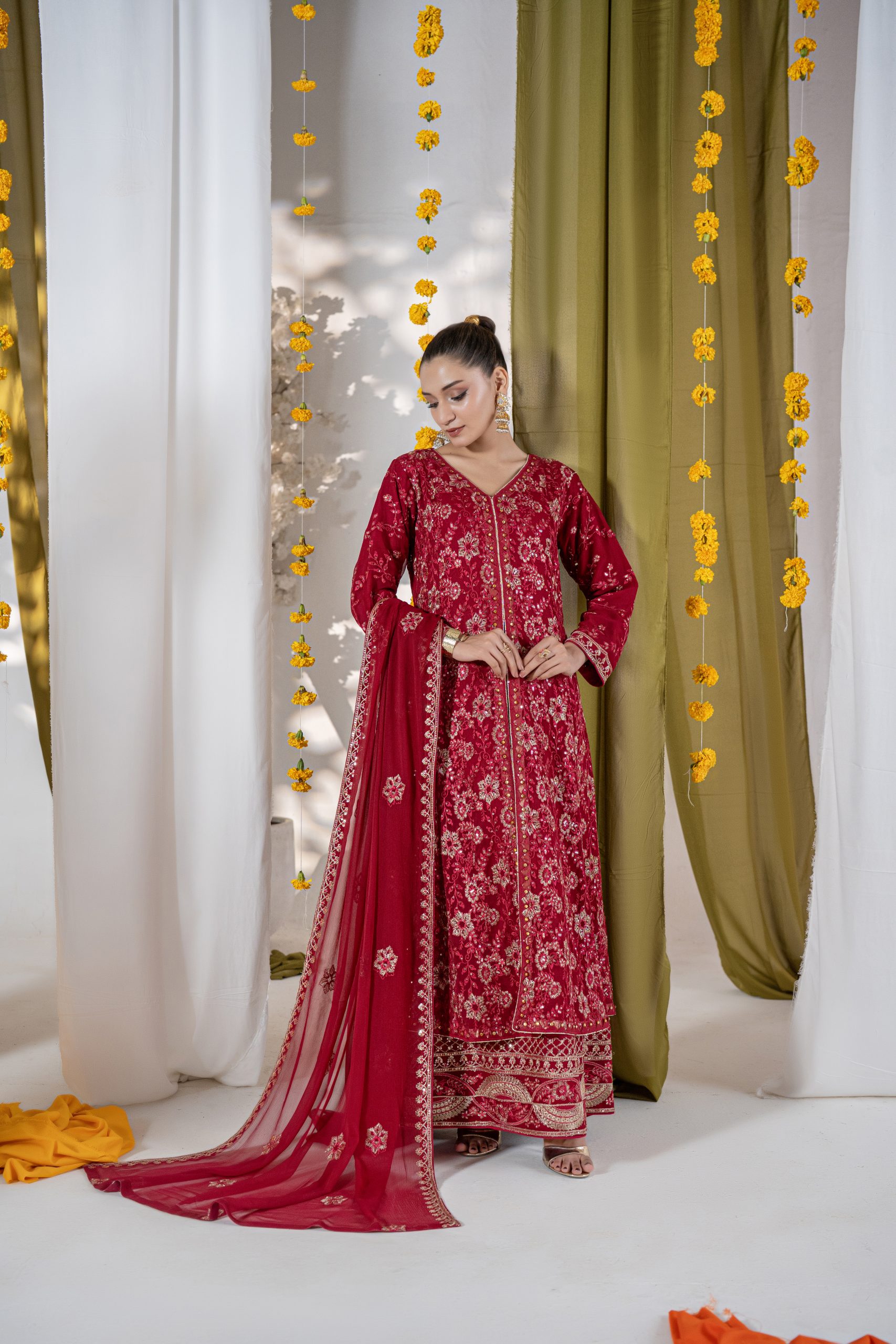 Ronaq – Deep Crimson Maroon - Image 2