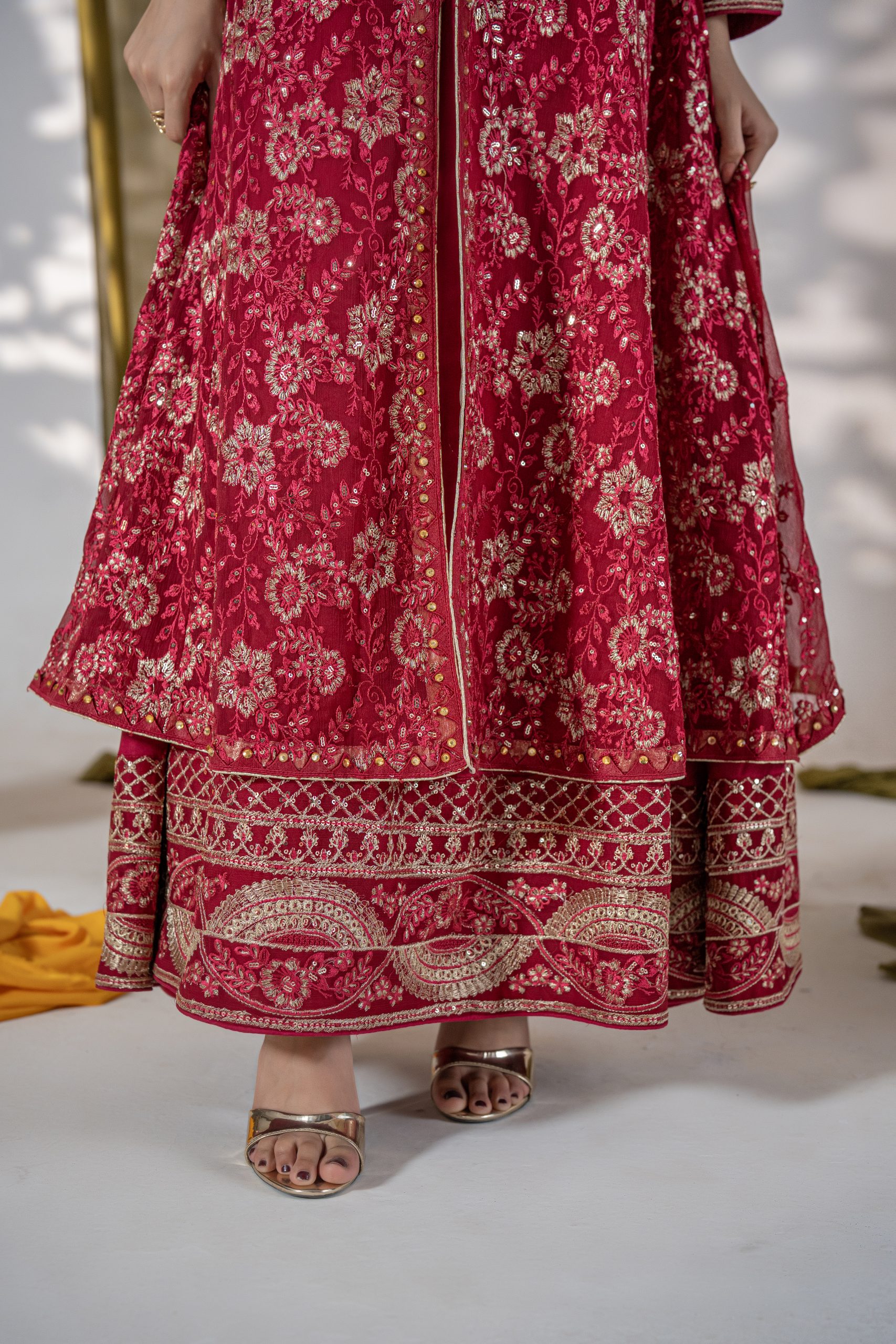 Ronaq – Deep Crimson Maroon - Image 10