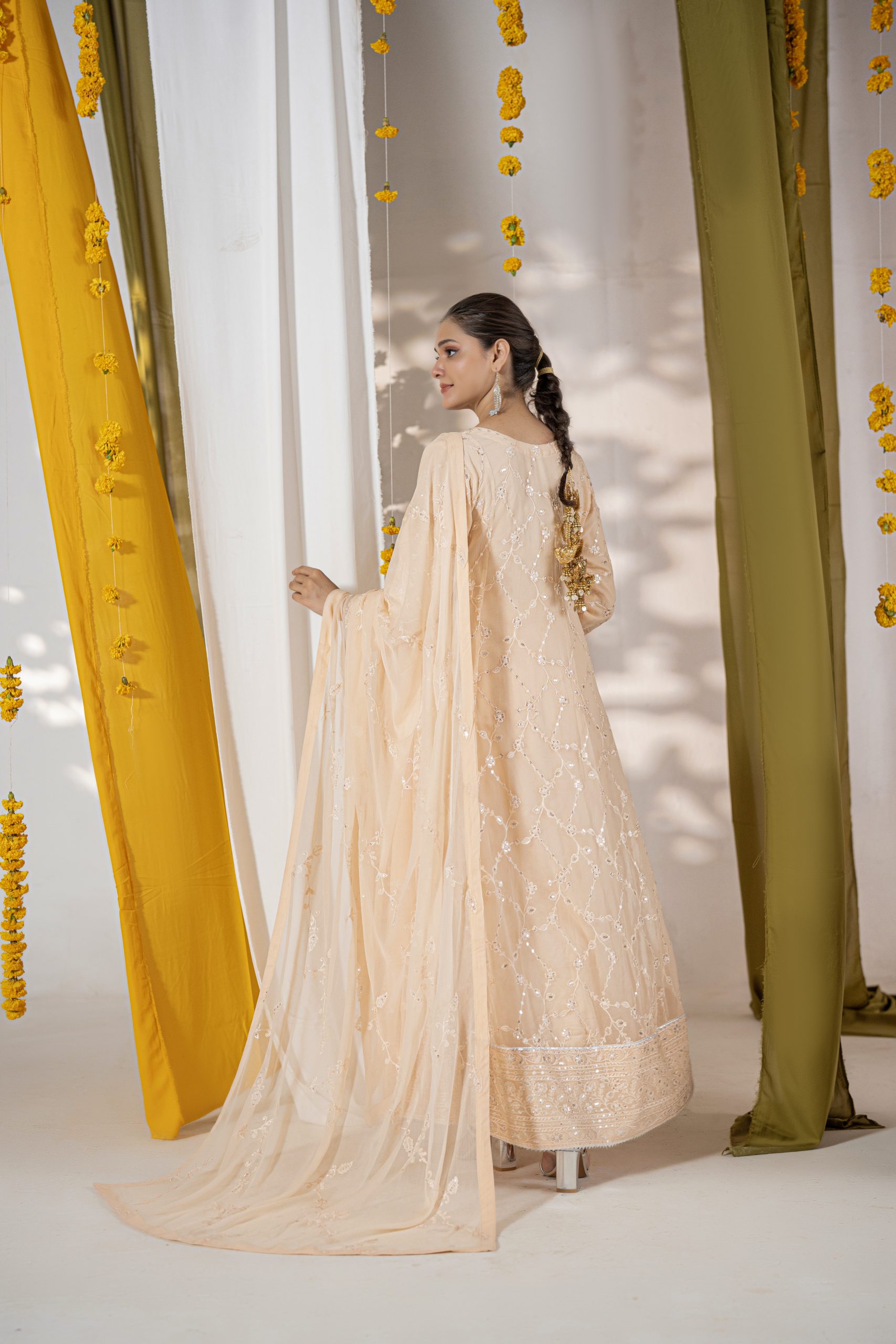 Momal – Soft Apricot