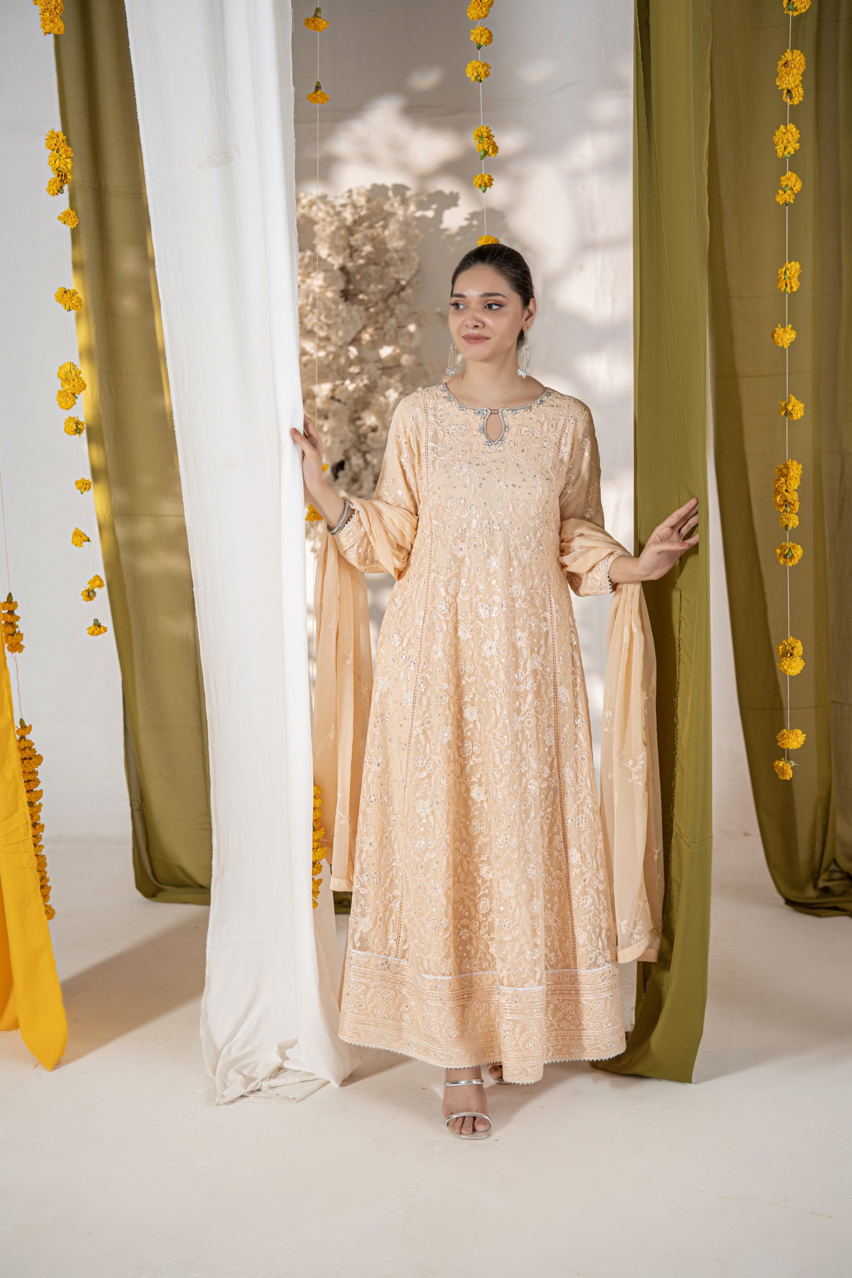 Momal – Soft Apricot - Image 4
