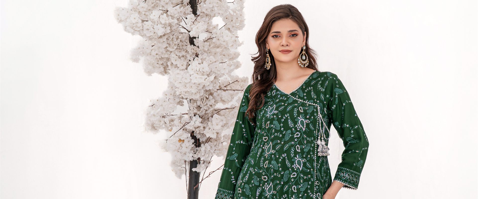 Zahra Apparel banner 1